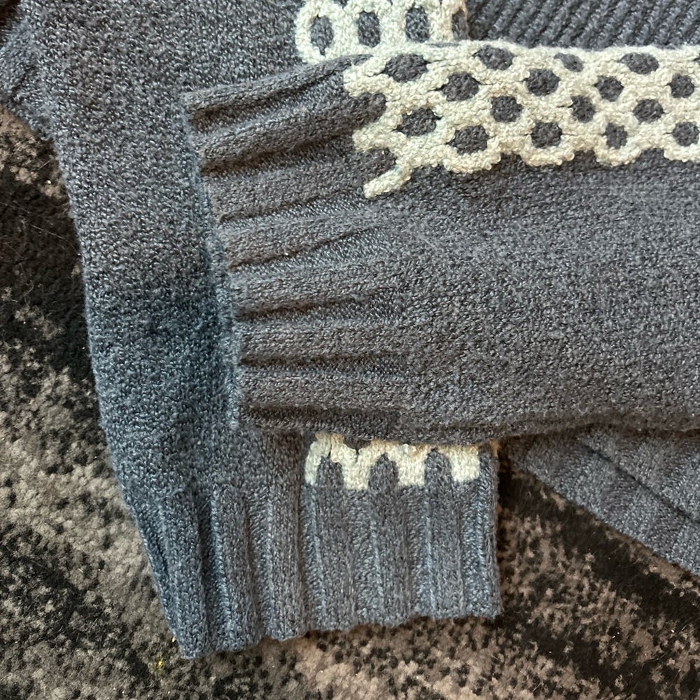 WILD FABLE Mock Neck Cropped Boxy Pull-Over Sweater - Picture 4 of 9